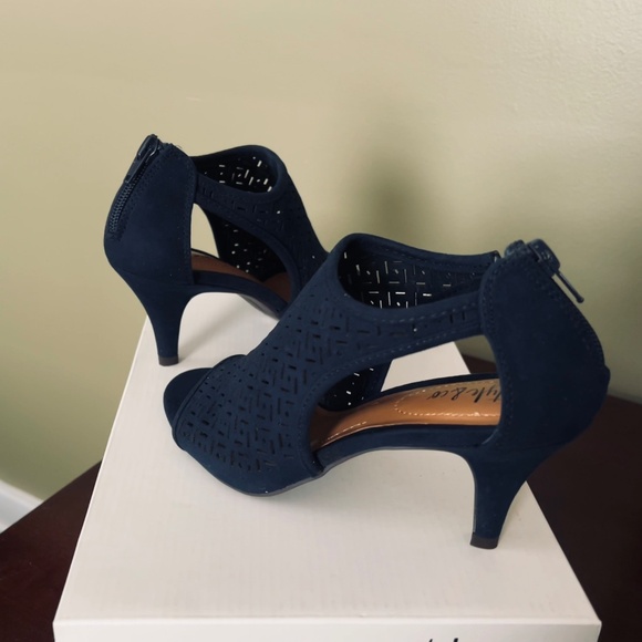 NEW Style & Co. Heels Size 5 - Picture 4 of 4